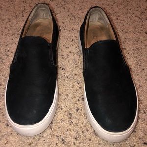 Vionic black platform shoes